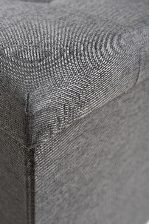 Puf con almacenaje con tapizado de tela con un acabado de color gris Button  Regalos Miguel - Habitium®
